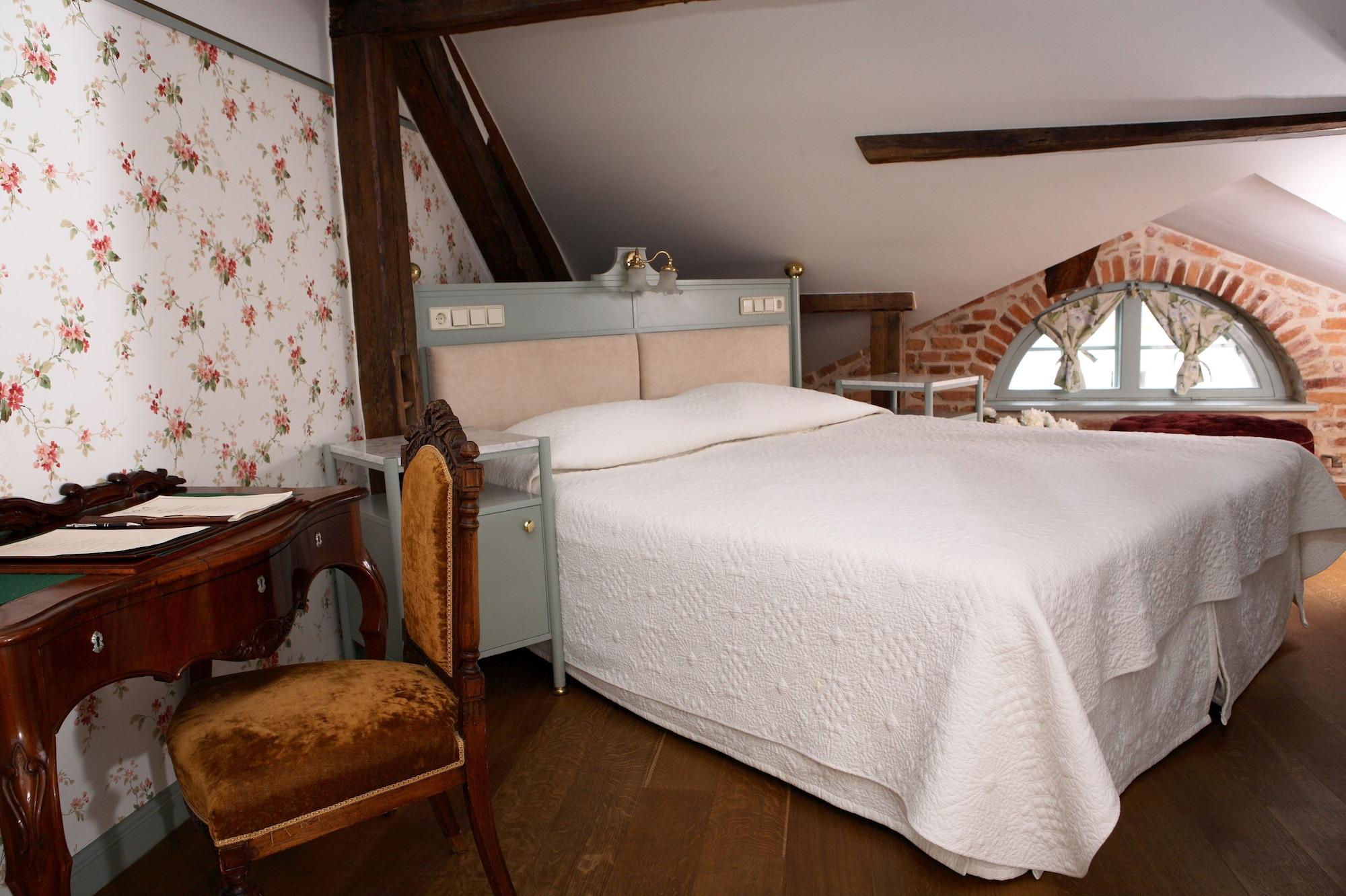 Antonius Hotel Тарту Экстерьер фото